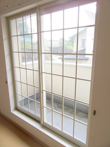 クレメントのバルコニー|お洗濯にも便利なバルコニー付き