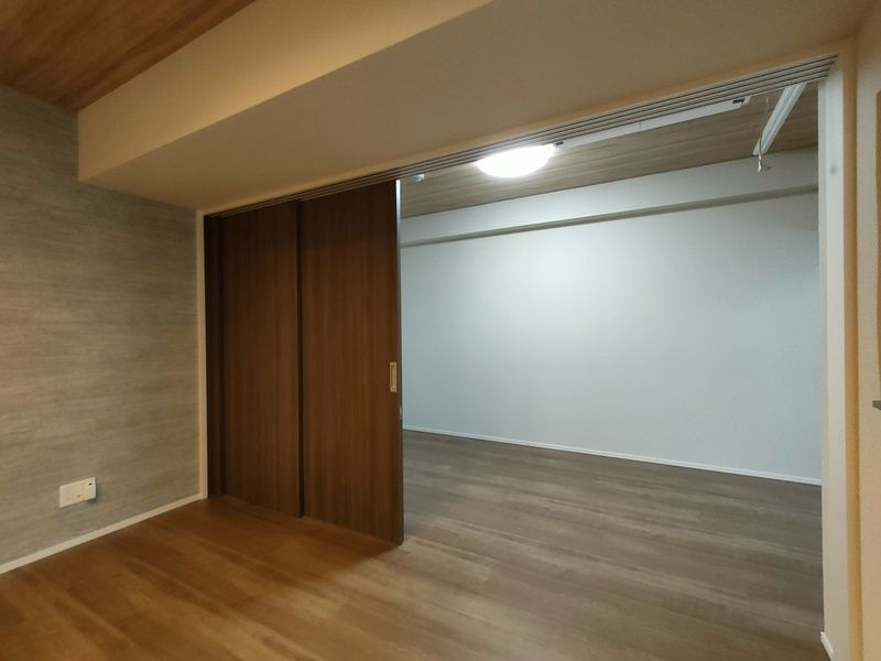 プレミアム長瀬駅前の洋室