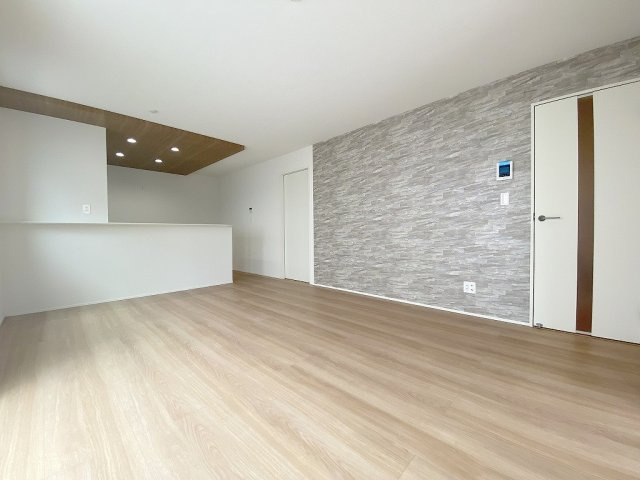 三郷市彦成1丁目　新築戸建　全2棟　1号棟の前面道路含む現地写真|前面道路含む現地写真です。