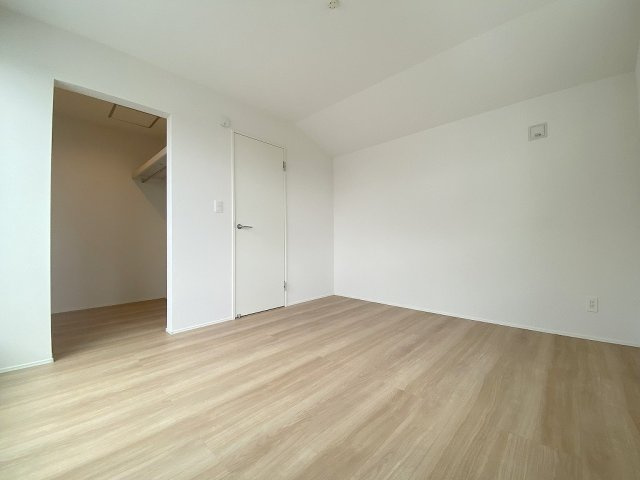 三郷市彦成1丁目　新築戸建　全2棟　1号棟の前面道路含む現地写真|前面道路含む現地写真です。