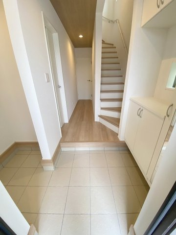 三郷市彦成1丁目　新築戸建　全2棟　1号棟の独立洗面台|同施工会社の参考写真になります。