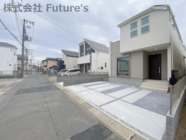 三郷市彦成1丁目　新築戸建　全2棟　1号棟の前面道路含む現地写真|前面道路含む現地写真です。