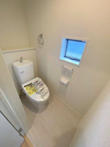 三郷市彦成1丁目　新築戸建　全2棟　1号棟のトイレ|同施工会社の参考写真になります。