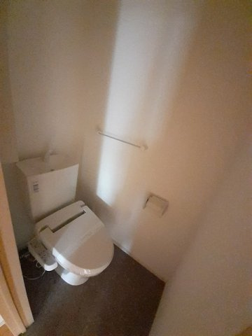 アートハウス２５・Ｂのトイレ|落ち着いた色調のトイレです