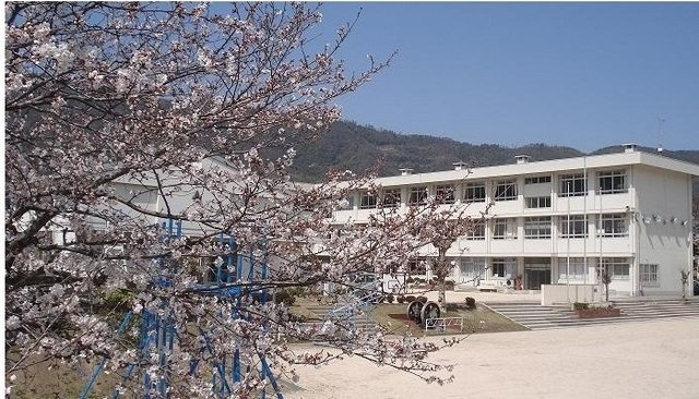 アートハウス２５・Ｂの周辺|中町小学校まで650m