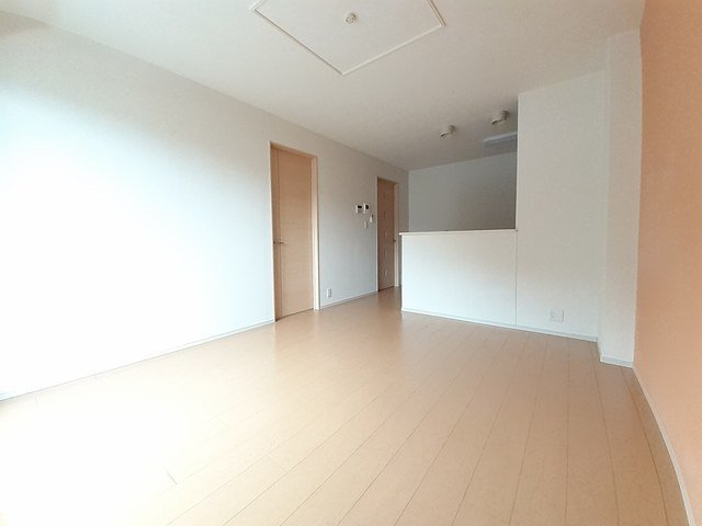 アートハウス２５・Ｂの居間・リビング|ゆったりとした居間です