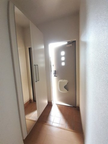 アートハウス２５・Ｂの玄関|きれいな玄関です