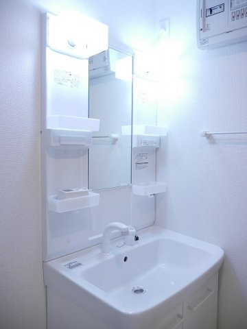 Ｓｕｎｎｙ　Ｈｏｕｓｅ　輝　Ｂの洗面所|明るい洗面所です