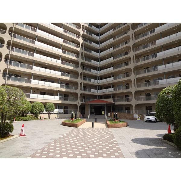 千里スカイハイツのエントランス