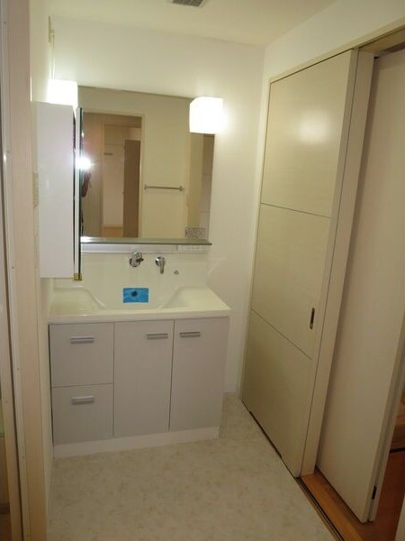 ピオーネ覚王山の洗面所