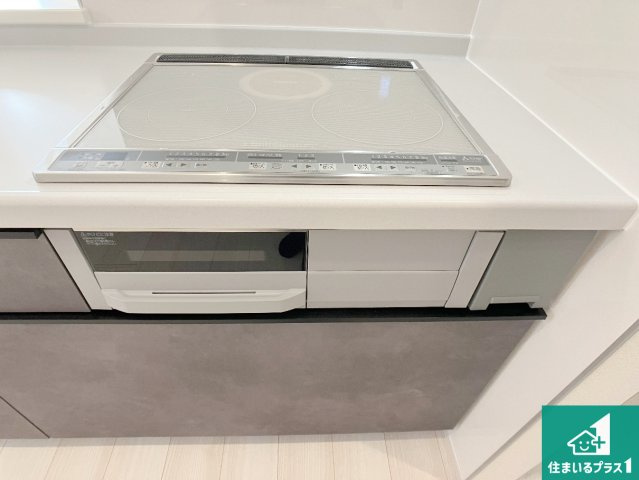 姫路市大津区天神町　新築一戸建ての設備|火を使わないので、安心なＩＨコンロ！でこぼこが無い構造なので、掃除もしやすく清潔に保てます！