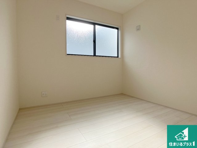 姫路市大津区天神町　新築一戸建ての洋室|収納スペースが充実しているので子供の成長に合わせてたくさん収納ができます！家族構成に合わせた様々な活用ができる収納！