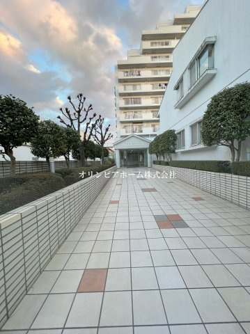 東建ニューハイツ元加賀　3階　71.28㎡　空きのエントランス