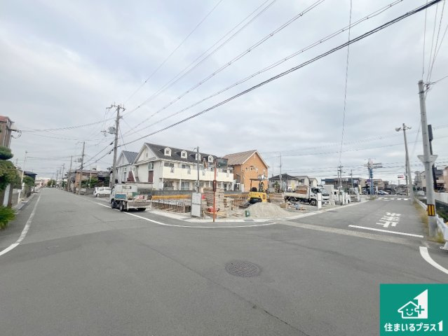 姫路市大津区天神町　新築一戸建ての前面道路含む現地写真|周辺は落ち着いた街並みの住宅地！子育てがしやすい住環境です！まだ未完成ですが、現地でしかわからない事もございます。是非一度ご覧ください。