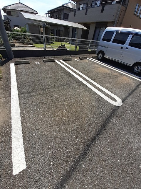 エバーグリーンアララギの駐車場|駐車場