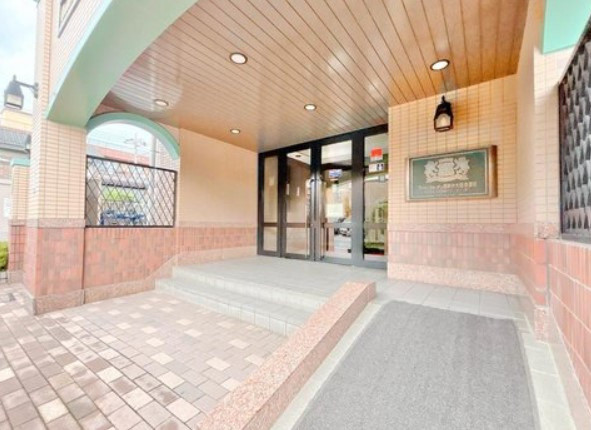 ライオンズガーデン西新井大師壱番館のエントランス