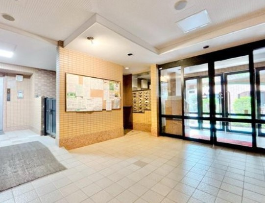 ライオンズガーデン西新井大師壱番館のエントランス