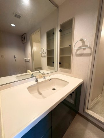 ＪＲ＆京阪の２沿線利用可◆７階部分につき眺望良好◆収納豊富な間取り◆シャルマンコーポ大津のぞみケ丘の独立洗面台|洗面台