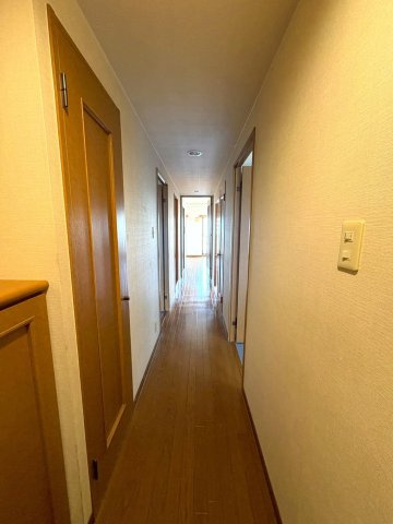 ＪＲ＆京阪の２沿線利用可◆７階部分につき眺望良好◆収納豊富な間取り◆シャルマンコーポ大津のぞみケ丘のその他|廊下