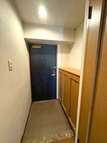 ＪＲ＆京阪の２沿線利用可◆７階部分につき眺望良好◆収納豊富な間取り◆シャルマンコーポ大津のぞみケ丘の玄関|玄関