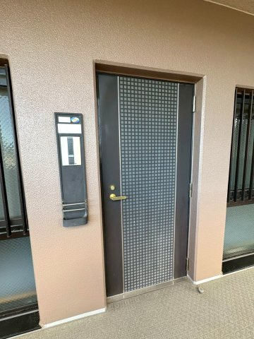 ＪＲ＆京阪の２沿線利用可◆７階部分につき眺望良好◆収納豊富な間取り◆シャルマンコーポ大津のぞみケ丘の玄関|玄関