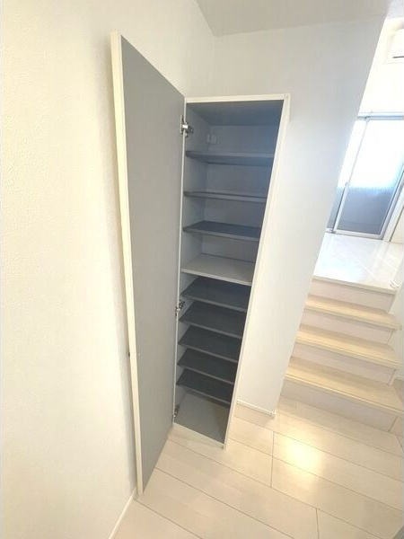 ラファン熱田の玄関|明るい玄関です