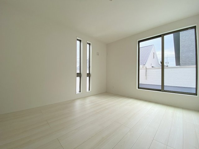 三郷市彦成1丁目　新築戸建　全2棟　2号棟の前面道路含む現地写真|前面道路含む現地写真です。