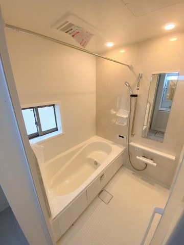 三郷市彦成1丁目　新築戸建　全2棟　2号棟の浴室|追焚・浴室乾燥機が付いた快適な一坪バス