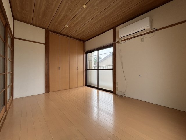 コーポヤマキの洋室