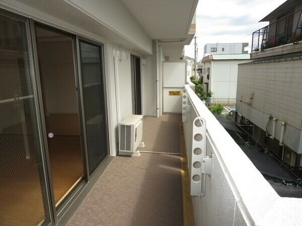 ピオーネ覚王山のバルコニー