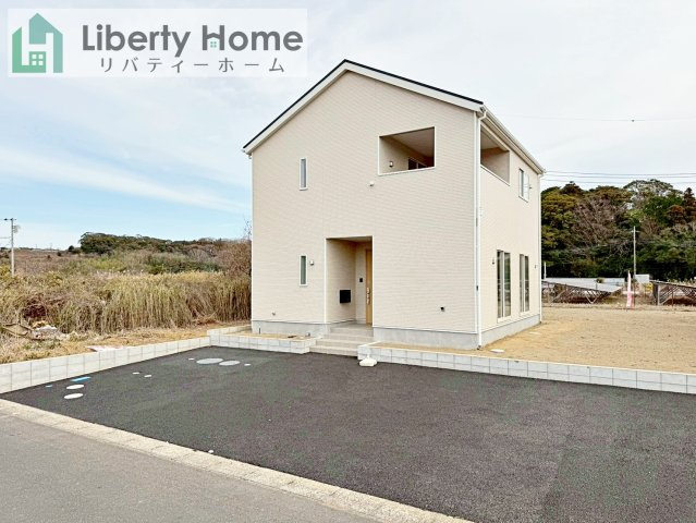 鹿嶋市粟生第1　新築戸建　1号棟の外観|ご予約をいただければ、『平日の空いた時間』『周辺物件まとめて見たい』『1件だけ見たい』ももちろん可能です♪
お気軽にお問合せください♪