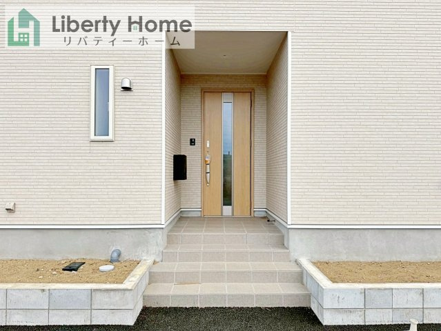 鹿嶋市粟生第1　新築戸建　1号棟のエントランス