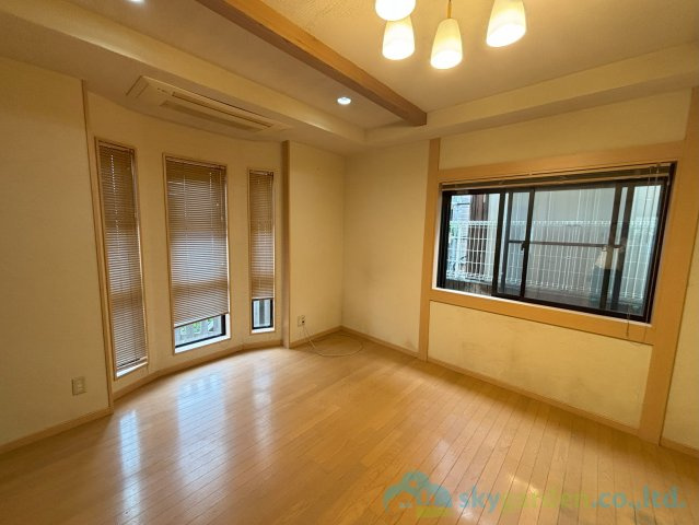 平塚市片岡　中古戸建の居間・リビング