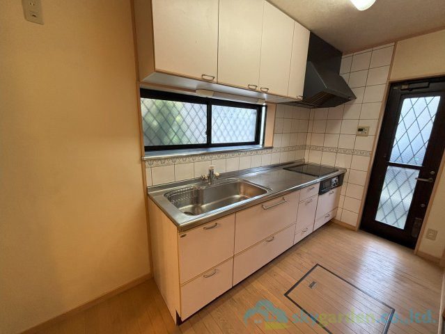 平塚市片岡　中古戸建のキッチン