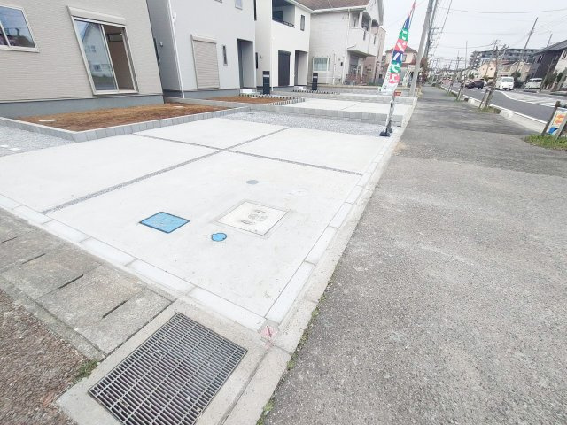 三郷市　高州2丁目　　新築戸建　全1棟の駐車場|施工例です