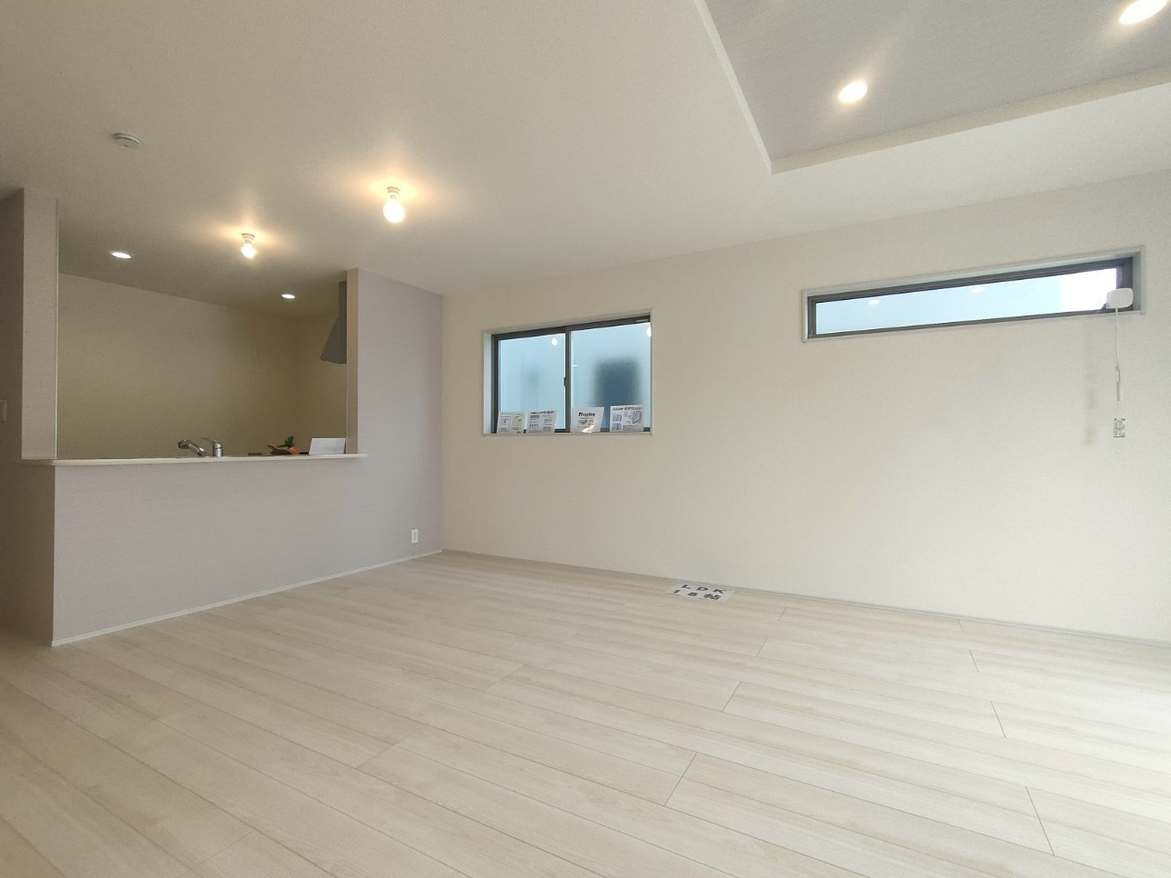 三郷市　高州2丁目　　新築戸建　全1棟の居間・リビング|施工例です