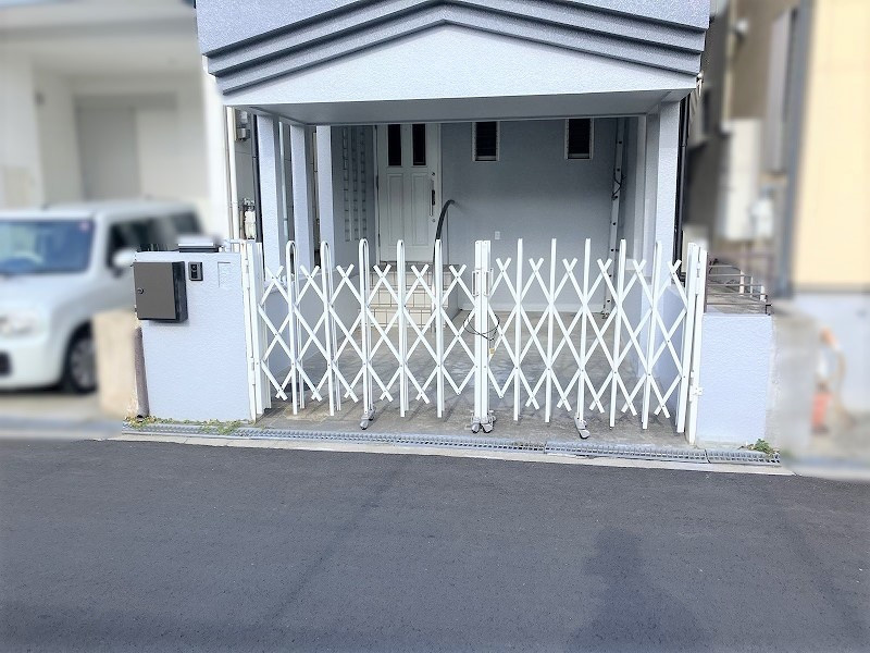 豊中市熊野町4丁目　中古戸建の駐車場