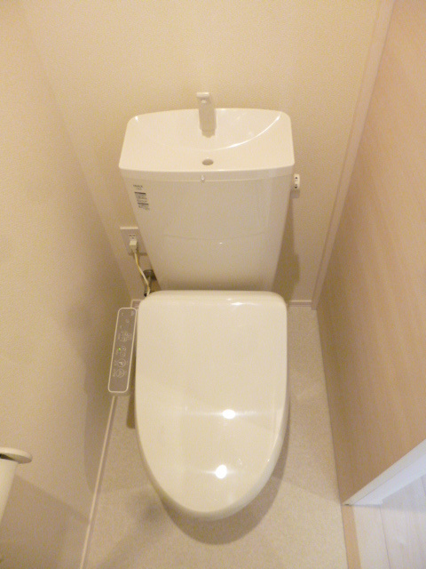 ＧＲＡＮＤＥ　ＮＩＮＥのトイレ|温水洗浄便座