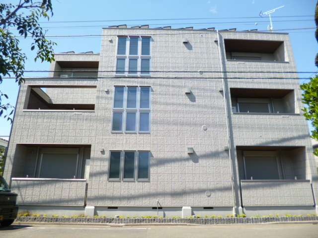 ＧＲＡＮＤＥ　ＮＩＮＥの外観