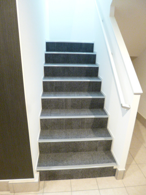 ＧＲＡＮＤＥ　ＮＩＮＥのロビー