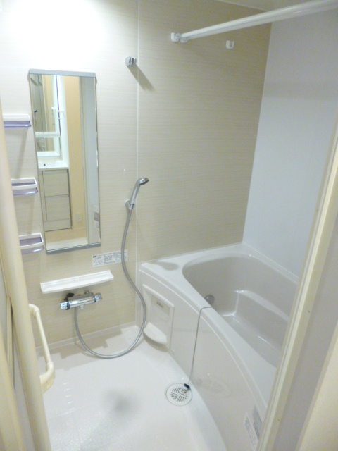 ＧＲＡＮＤＥ　ＮＩＮＥの浴室|お風呂