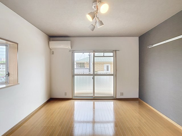 ヴァンヴェール花井の居間・リビング|おしゃれな居間です