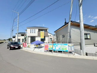 【前面道路含む現地写真】