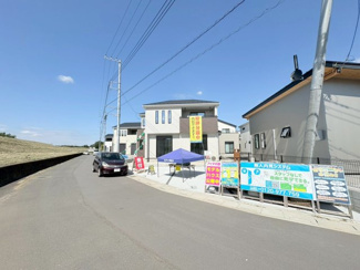 【前面道路含む現地写真】 | 比企郡川島町下伊草　新築分譲　東武東上線『川越駅』バス32分　【伊草小学区】