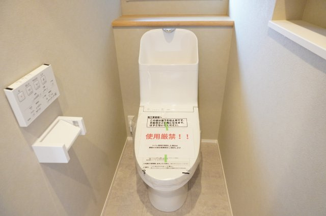 越谷市大字恩間 新築分譲住宅のトイレ|1階