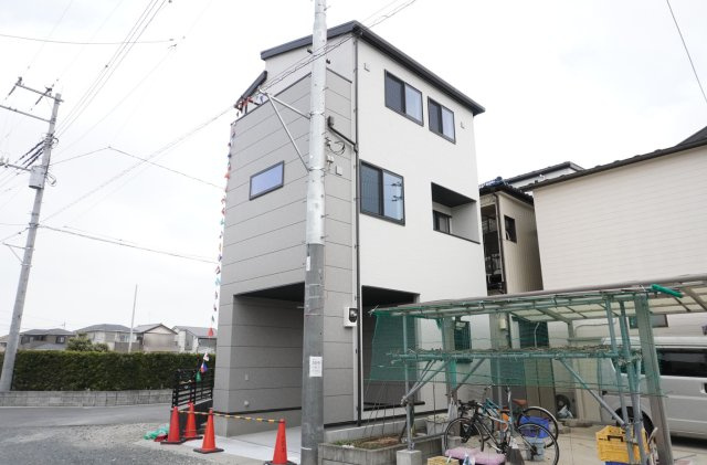 越谷市大字恩間 新築分譲住宅の外観