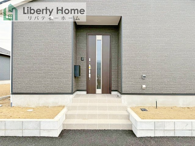 鹿嶋市粟生第1　新築戸建　3号棟のエントランス