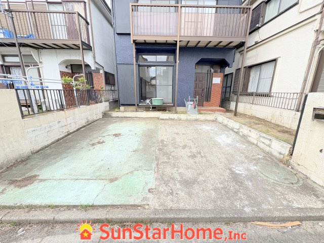 【サンスターホーム】武蔵村山市岸3丁目　中古リフォーム戸建の駐車場