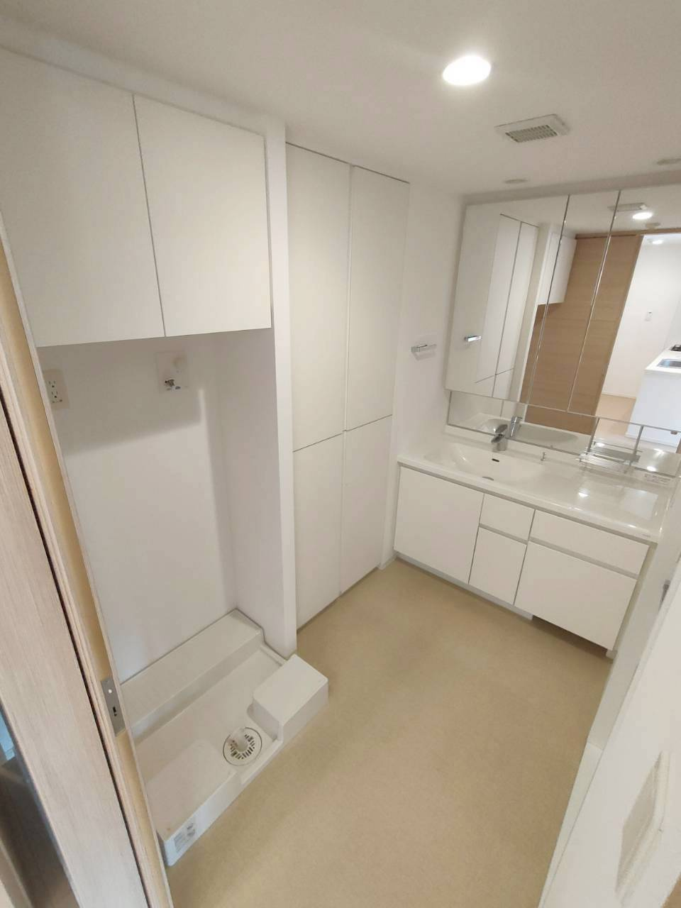 リストレジデンス茅ヶ崎海岸の独立洗面台