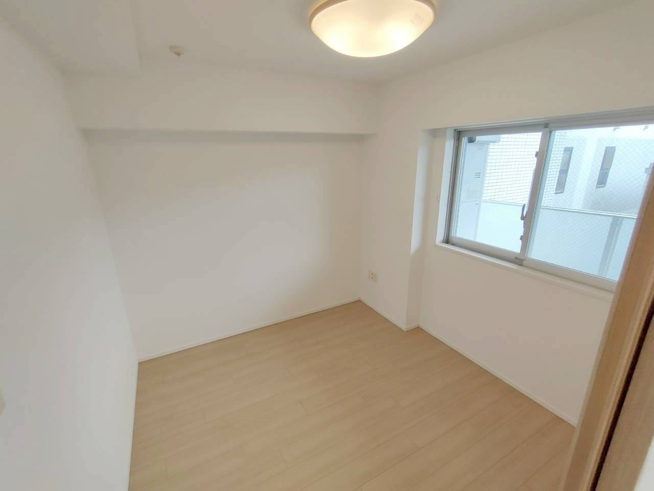 リストレジデンス茅ヶ崎海岸の洋室